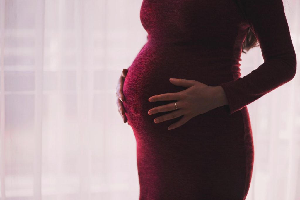 haircut-while-pregnant-what-you-should-know