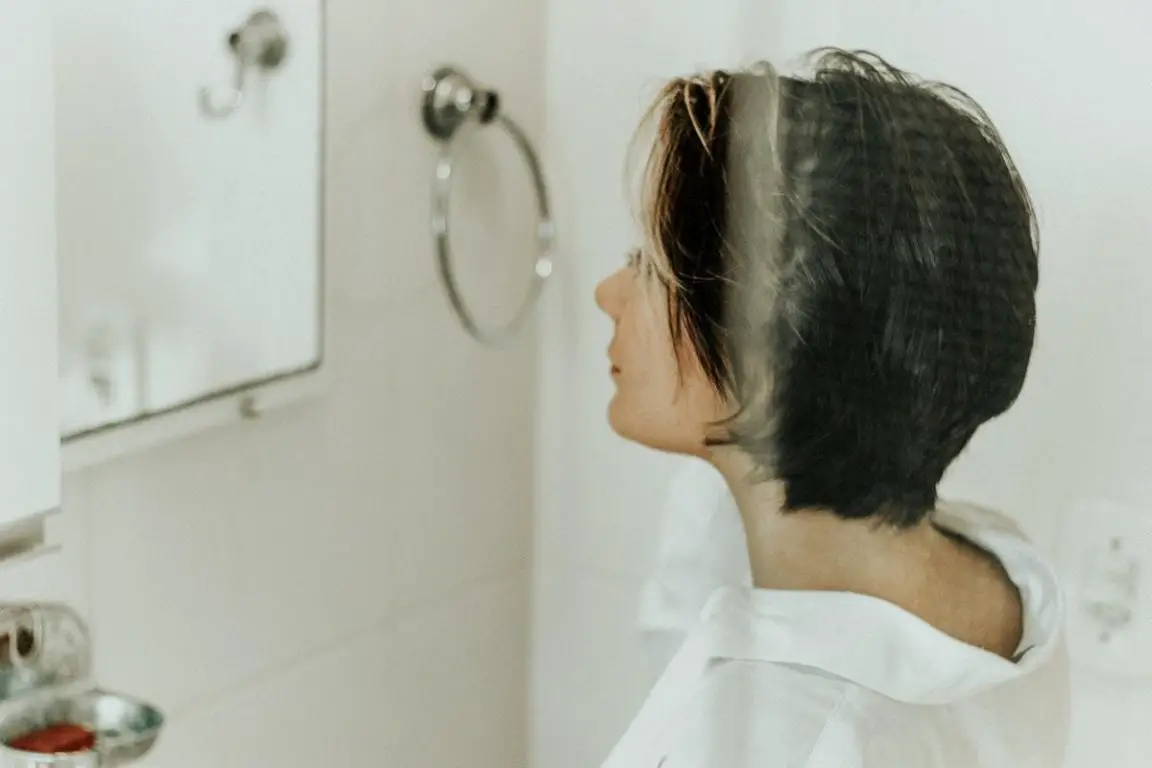 Should You Brush Hair After a Shower?